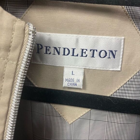 Women's Pendleton Beige Zip Up Hooded jacket - Picture 6 of 6